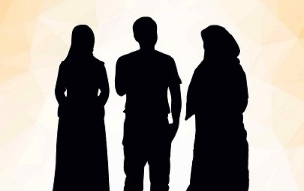 در شرع مقدس اسلام ازدواج، هم زمان با دو خواهر جایز نیست